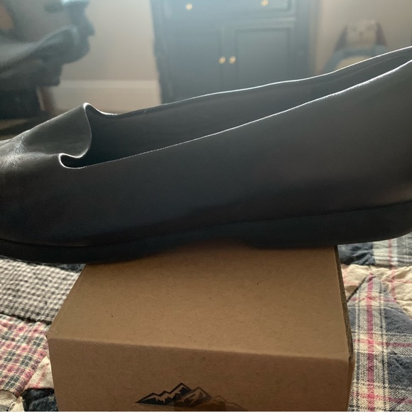 Nearly new, Easy Spirit, dark brown flats - Picture 10 of 15